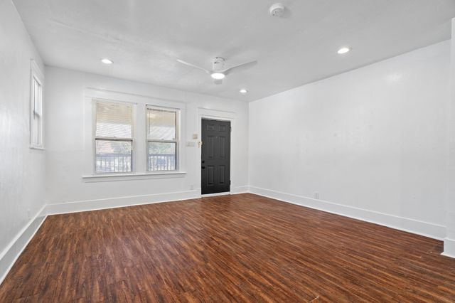 719 S Montreal Avenue, Dallas, TX 75208