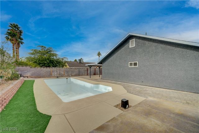 527 Buchanan Avenue, Henderson, NV 89015