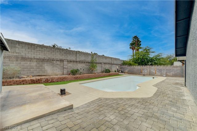 527 Buchanan Avenue, Henderson, NV 89015