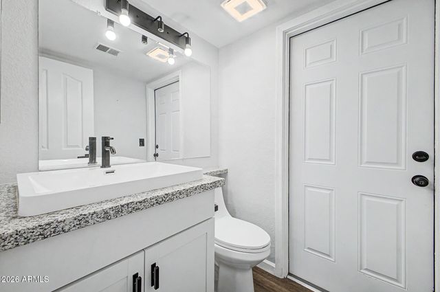 4009 W MISTY WILLOW Lane, Glendale, AZ 85310