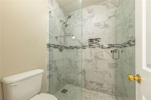 315 Foe Creek Drive, Roswell, GA 30076