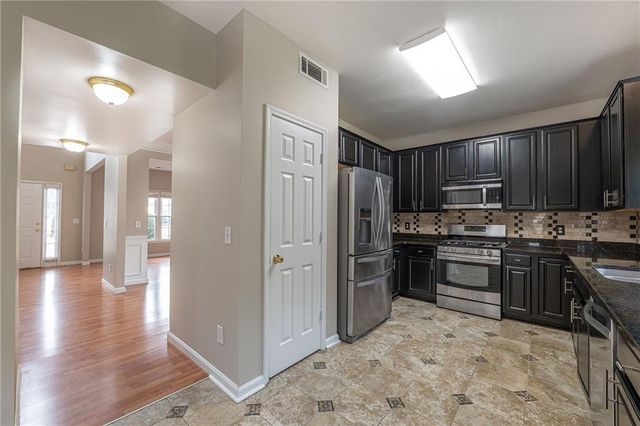 315 Foe Creek Drive, Roswell, GA 30076