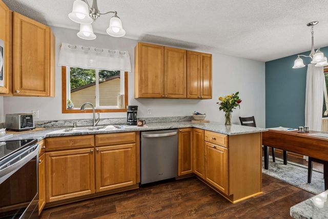9775 103rd Avenue N, Maple Grove, MN 55369
