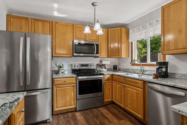 9775 103rd Avenue N, Maple Grove, MN 55369