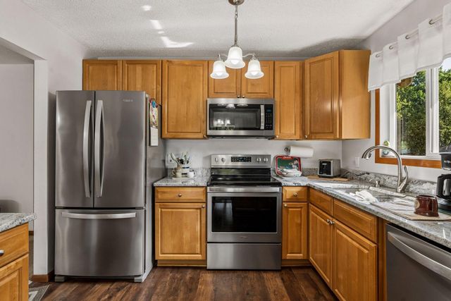 9775 103rd Avenue N, Maple Grove, MN 55369