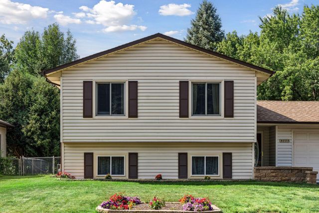 9775 103rd Avenue N, Maple Grove, MN 55369