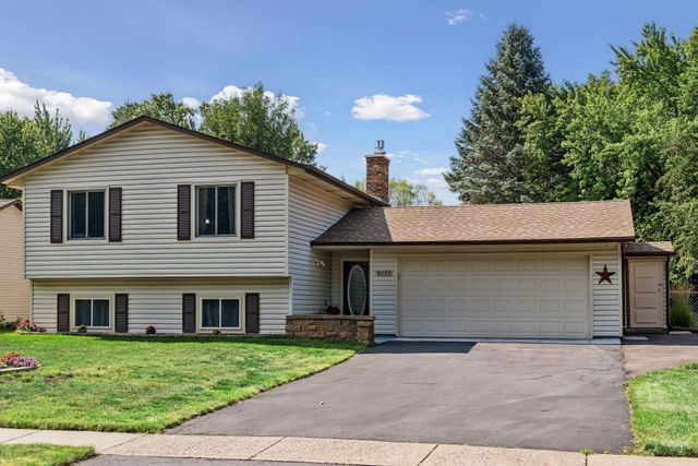 9775 103rd Avenue N, Maple Grove, MN 55369
