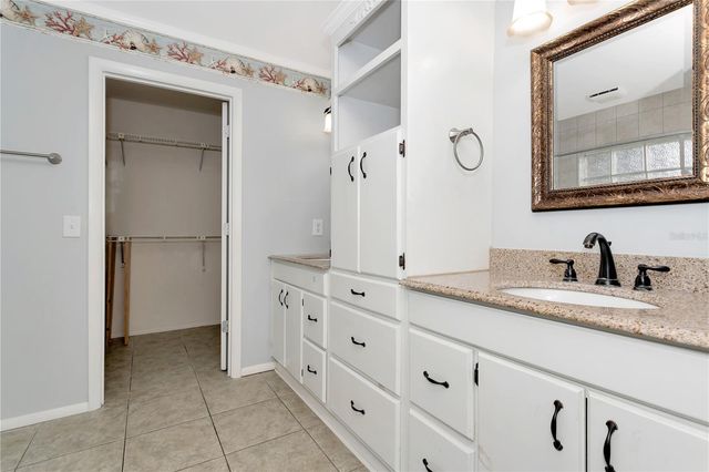 5680 25TH STREET CIRCLE E, Bradenton, FL 34203