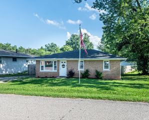 603 E Adams Avenue, Chandler, IN 47610