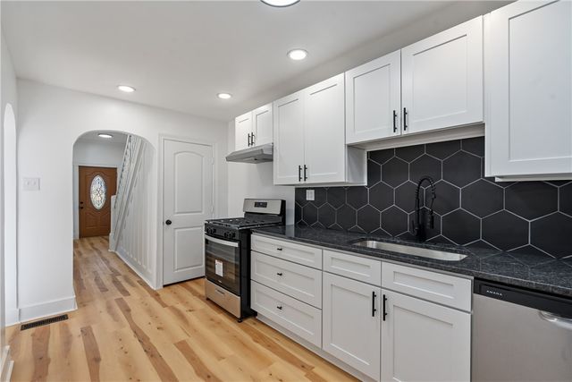 253 Southern Ave, Mt Washington, PA 15211