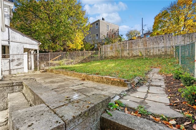 253 Southern Ave, Mt Washington, PA 15211