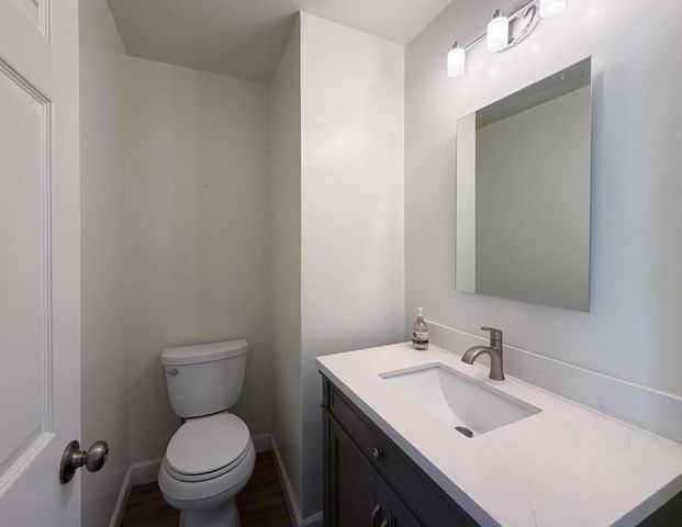 1008 Fontana Drive, Alameda, CA 94502