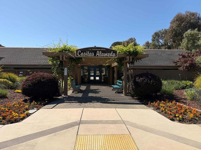 1008 Fontana Drive, Alameda, CA 94502