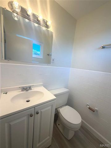1490 Shackelford Road, Florissant, MO 63031