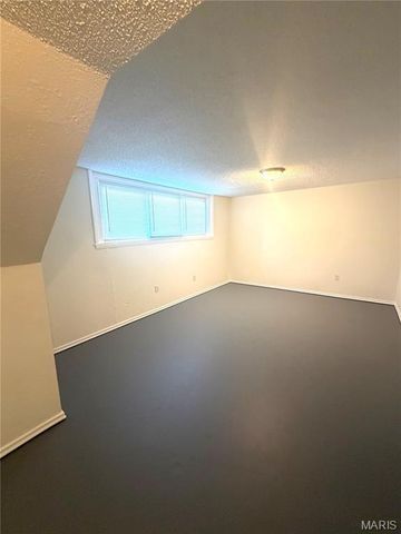 1490 Shackelford Road, Florissant, MO 63031