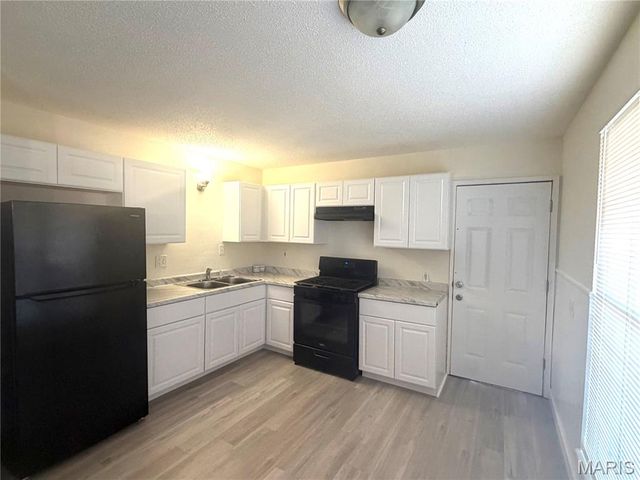 1490 Shackelford Road, Florissant, MO 63031