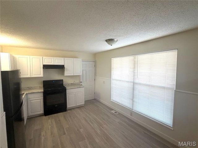 1490 Shackelford Road, Florissant, MO 63031