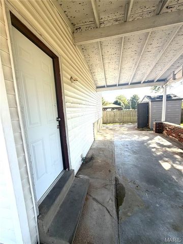 1490 Shackelford Road, Florissant, MO 63031
