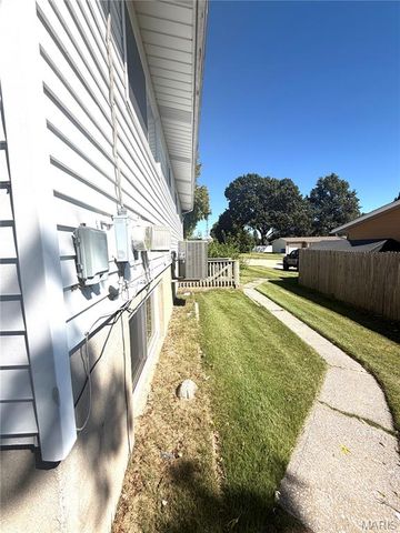1490 Shackelford Road, Florissant, MO 63031