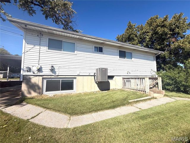 1490 Shackelford Road, Florissant, MO 63031
