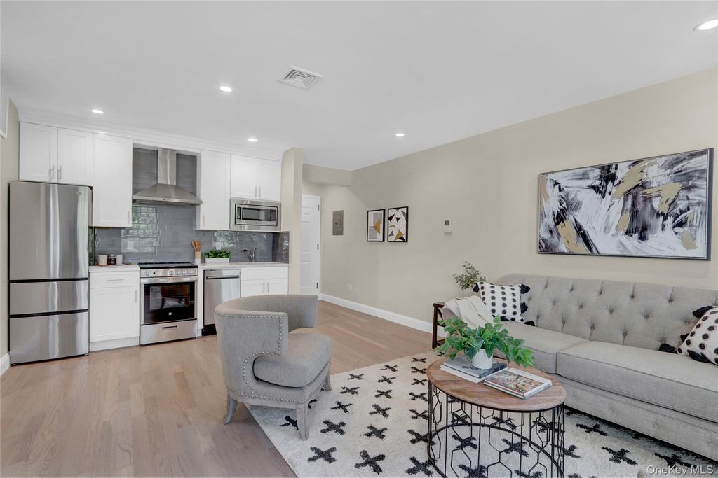 610 Jericho Turnpike 608, New Hyde Park, NY 11040