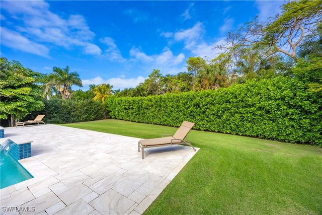 331 Spring Line DR, Naples, FL 34102