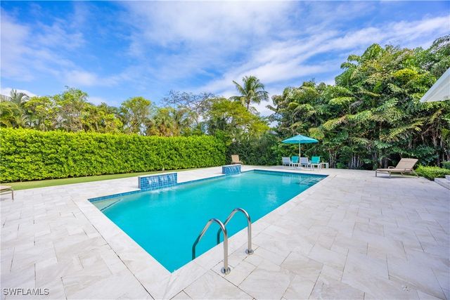 331 Spring Line DR, Naples, FL 34102