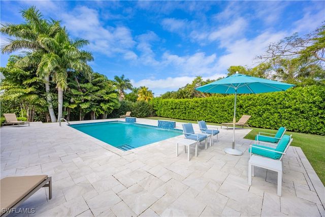 331 Spring Line DR, Naples, FL 34102