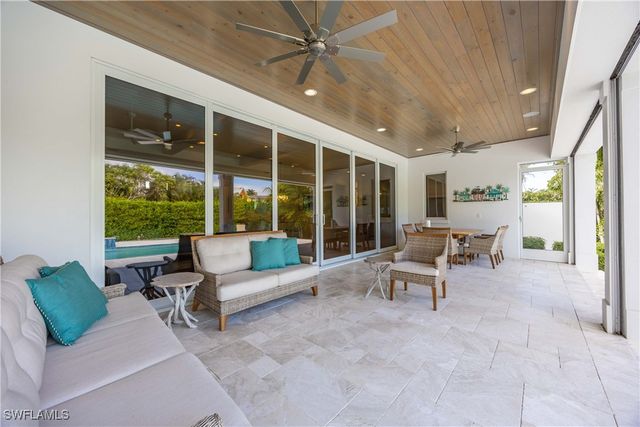 331 Spring Line DR, Naples, FL 34102