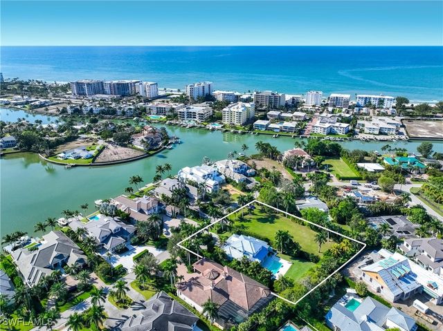 331 Spring Line DR, Naples, FL 34102