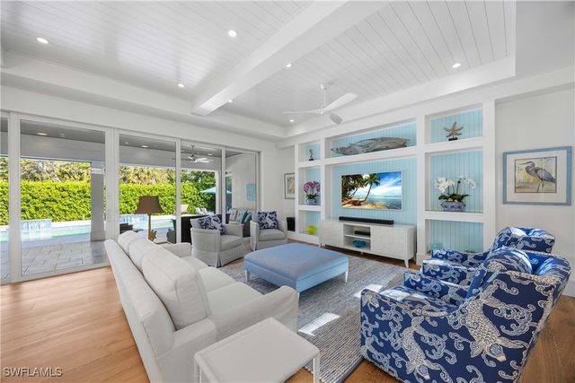 331 Spring Line DR, Naples, FL 34102