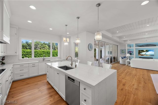 331 Spring Line DR, Naples, FL 34102