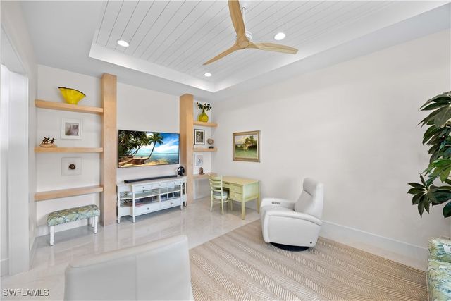 331 Spring Line DR, Naples, FL 34102