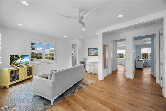 331 Spring Line DR, Naples, FL 34102