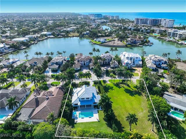 331 Spring Line DR, Naples, FL 34102