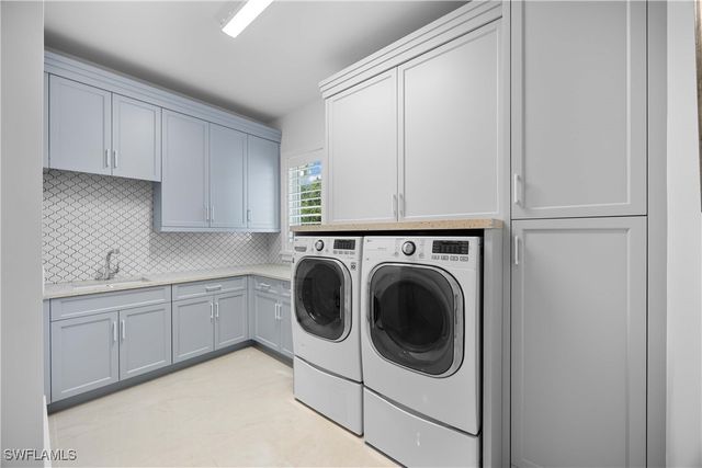 331 Spring Line DR, Naples, FL 34102