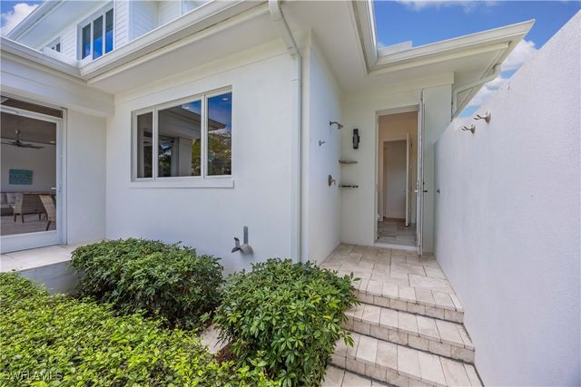 331 Spring Line DR, Naples, FL 34102