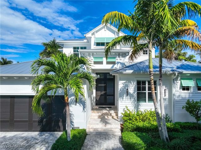 331 Spring Line DR, Naples, FL 34102