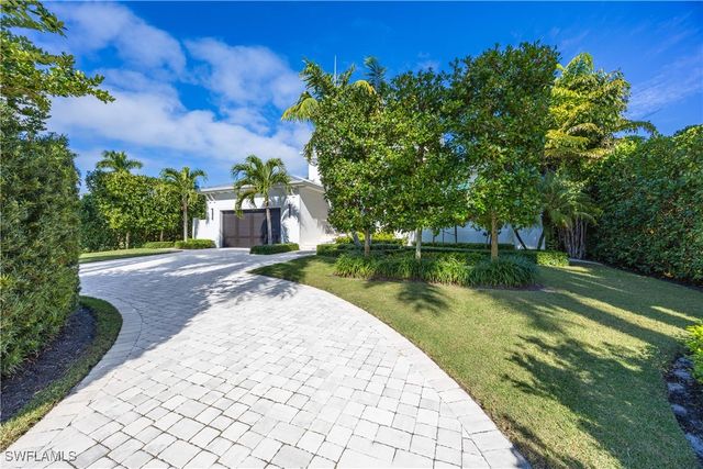 331 Spring Line DR, Naples, FL 34102