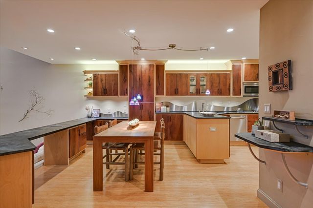 1325 Spyglass DR, Austin, TX 78746