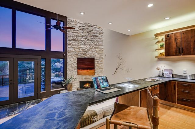 1325 Spyglass DR, Austin, TX 78746