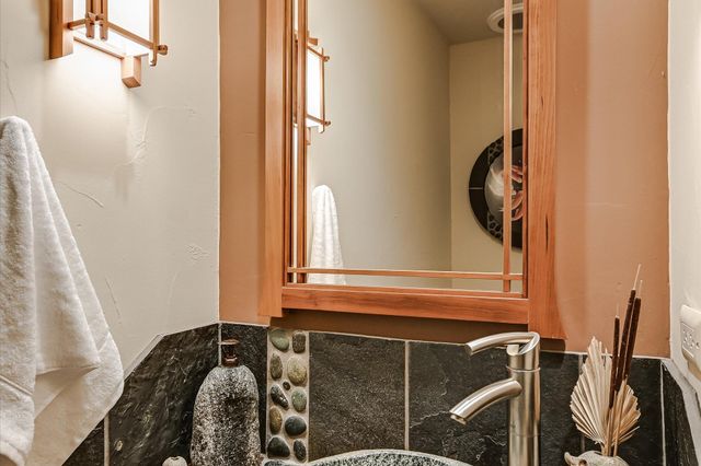1325 Spyglass DR, Austin, TX 78746