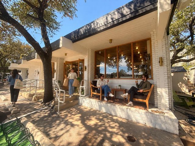 1325 Spyglass DR, Austin, TX 78746