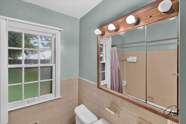 21000 La Salle Boulevard, Warren, MI 48089