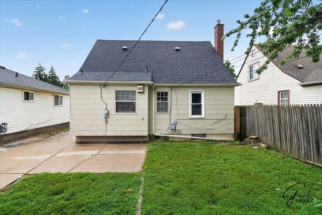 21000 La Salle Boulevard, Warren, MI 48089