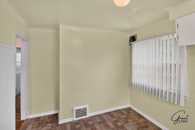 21000 La Salle Boulevard, Warren, MI 48089