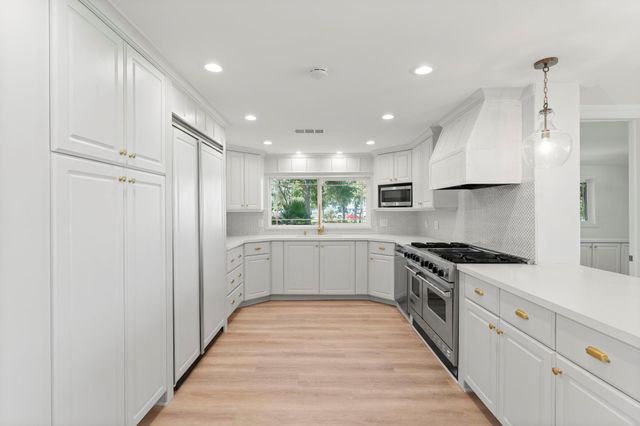 12201 Gable Drive, Willis, TX 77318