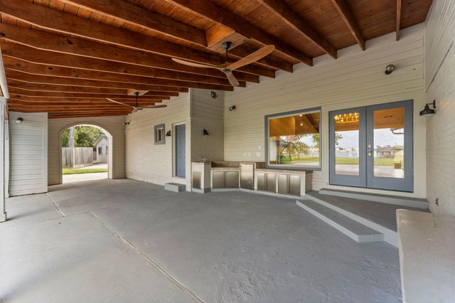 12201 Gable Drive, Willis, TX 77318