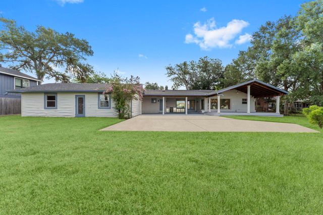 12201 Gable Drive, Willis, TX 77318