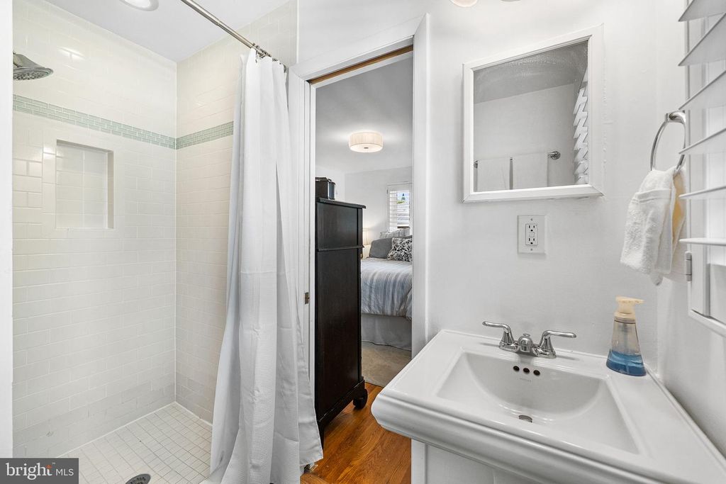 Image 20 of property listing at 2305 PEGGY LN, Silver Spring, MD 20910